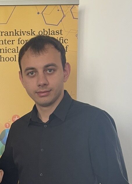 Депутат Максим Васильович 